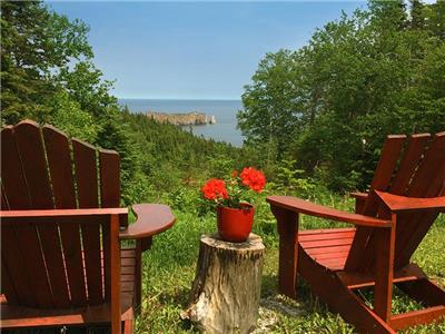 CHALET PERC - MER ET MONTAGNE / vue sur le Rocher-Perc / terrain priv et intime (sans voisinage)