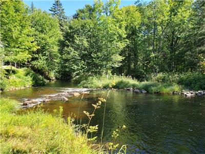 Chalet La Brise des bois au bord de la rivire  St-Znon dans Lanaudire