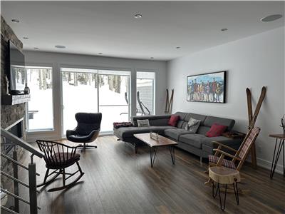  Bromont Maison de ville Haut de gamme, SKI-IN/SKI OUT , BIKE-IN/OUT