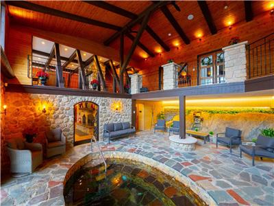 Domaine De Highwater - Grand Chalet - Indoor Spa - Sleeps 19 People - Mansonville QC