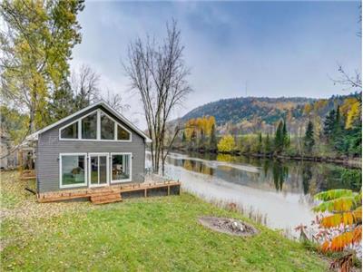 River Retreat - Waterfront Four Season Modern Cottage