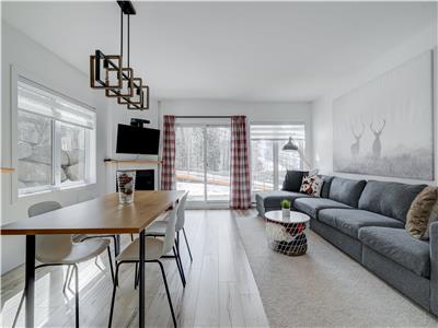 Condo ensoleill & lumineux - Vlo/Ski In & Out - Golf -Randonne - Vue Imprenable - pinette Bleue