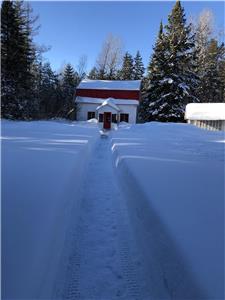 Maison au bord du lac des pins