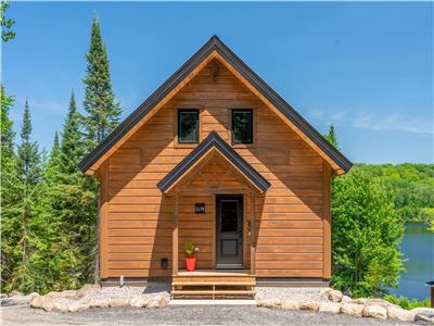 LE-CHALET-DU-LAC-BLANGER | Chalet  louer bord de l'eau avec spa Mauricie