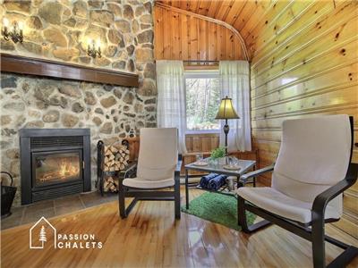 * PASSION CHALETS * | LUCY | POOL TABLE - WHIRLPOOL BATH - GAZEBO - FIREPLACES