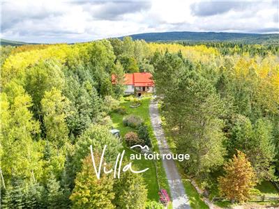Red Roof Villa  (15 min from the Massif du Sud) - 9 people, 3 bedrooms. FALL PROMO