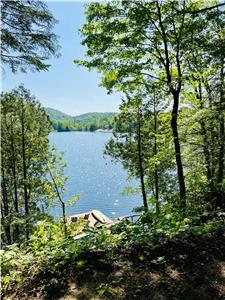 SUEDOIS, chalet bord de lac, spa, plage, quai, climatisation, Laurentides, St-Sauveur, chaletwow,com