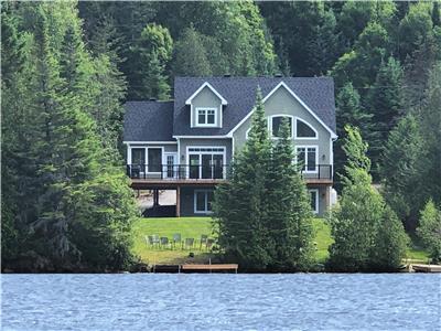 Chalet CEDAR POINT - Bord du Lac avec SPA, 14 personnes