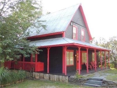 Cottage on the edge of the Rivire Rouge