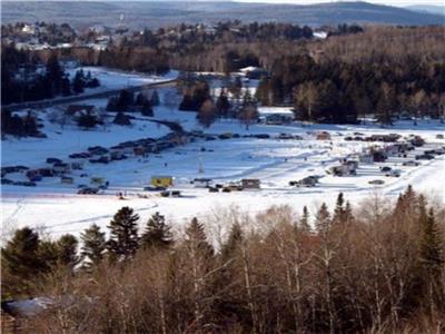 Chalet Le Happy Place - Bord de lac, skidoo, raquette, ski, patin, pche sur glace, ABORDABLE