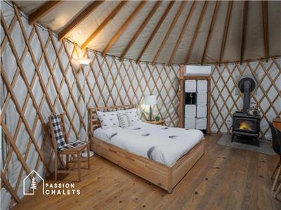 * PASSION CHALETS * | YURT LA LUMINEUSE | SPA - LAKE - FIRE PIT
