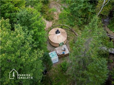 * PASSION CHALETS * | YURT LA LUMINEUSE | SPA - LAKE - FIRE PIT