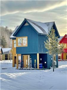 Cozy 2-story cottage in Gaspe