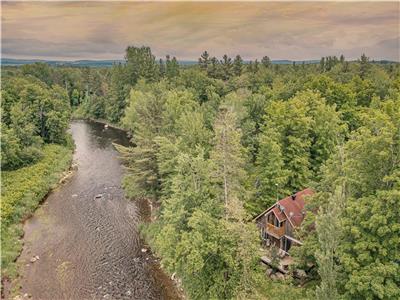 Chalet Le Brivaj - Bord par une rivire