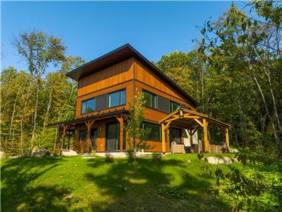 Maison neuve cologique | 5 chambres | Accs au lac Connelly