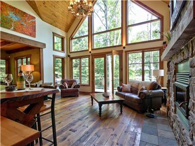 Maison Rouge - Luxury waterfront chalet in Tremblant