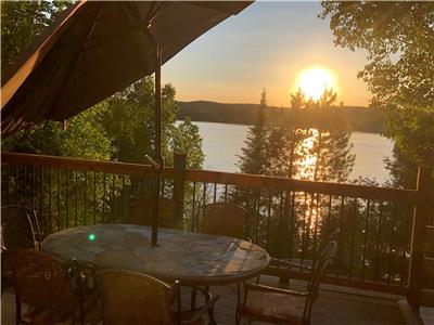 Chaleureux chalet tranquille et rconfortant dans les Laurentides - Bords de Lac