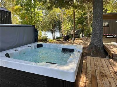 * PASSION CHALETS * | TINY CHALET LE BOIS| SPA - LAKE VIEW - TRAILS - SNOWSHOEING - SNOWMOBILING