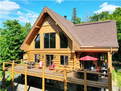 Log Cabin Bliss: Luxury 4BR | 10 Guest | Tremblant