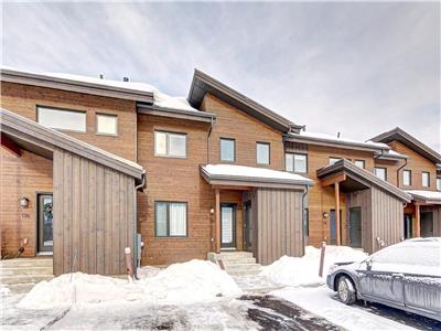 Maison de ville avec vue imprenable sur le Mont St-Anne