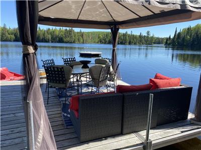 CHALET BORD DE L`EAU - RIVIERE-ROUGE, LAC BRUNET