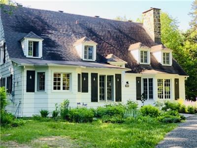 Chalet bord de l'eau sainte-anne-des-lacs