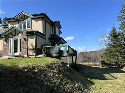 COTTAGE ON THE GOLF - VIEW OF MONT-TREMBLANT & LA DIABLE