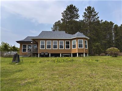 Htel  la maison - Chalet St Lou