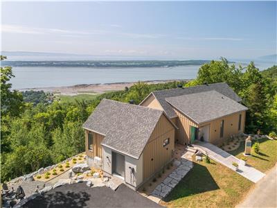 La Bergerie – 180° River View • Spa • Sauna