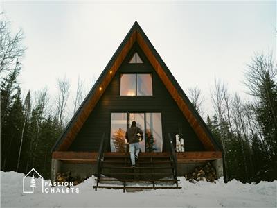 * PASSION CHALETS *| LE LOFT 51 | ACCÈS LAC TÉMISCOUATA - DESIGN A-FRAME - FOYER - TABLE AIR HOCKEY
