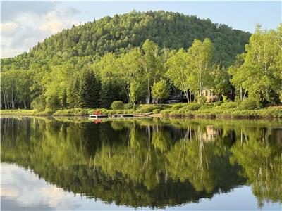 SAUF AU CHALET - LE BOULEAU (BORD DE LAC, SPA, SALLE DE JEUX, KAYAKS, 3 CHAMBRES FERMES, 8 PERS.)