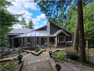 Seductive cottage on the lake