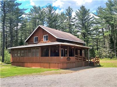 * PASSION CHALETS * | LE LOUISIANE | ACCÈS RIVIÈRE - PLAGE - EMBARCATIONS $ - SPA - VÉRANDA - FOYERS