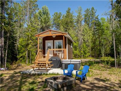 * PASSION CHALETS * | LE NEW JERSEY | BORD DE RIVIRE - PLAGE - EMBARCATIONS ($) - SPA - COIN FEU