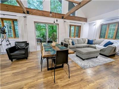 Htel  la maison - Le Carlton avec spa et nature!