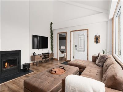 Nature Escape, Spa Oasis near Scenic Lake