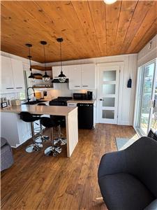 Mini-House 12 by 25 in La Marchante in the heart of Ste-Luce-sur-mer
