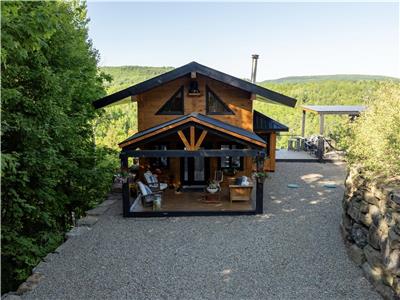 Chalet Borealis ? Luxury Forest Getaway with Spa