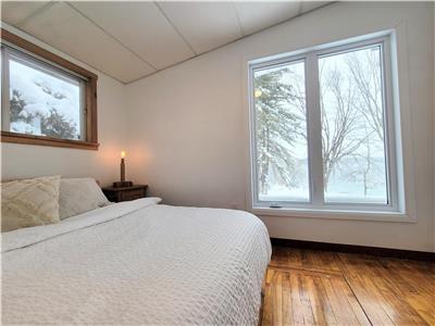 CHALET BORD DE L'EAU - LAC MAGOG (15 min de Orford)