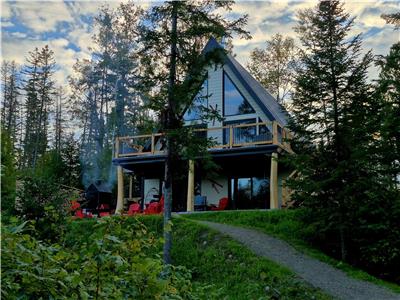 *A-FRAME Chalet in Mauricie* Breathtaking Views & Tranquility& SPA *
