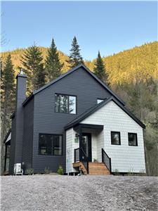 Chalet Le St-Ray: bien situé pour vélo de montagne, randonnée et confort en nature.