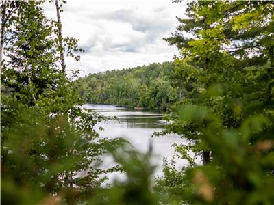 Chalet Utopia on Lake Beaudoin