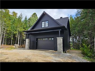 Waterfront property for sale - 3-1/2 + double garage