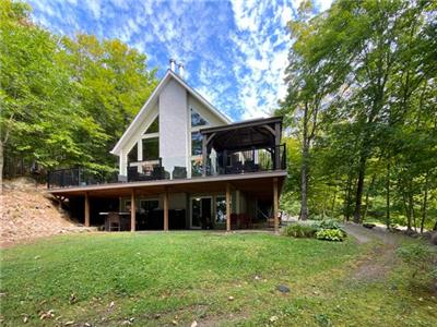 Contemporary Lakefront Chalet on Lake Pointe-au-Chêne – 6 Ringo, Grenville-sur-la-Rouge
