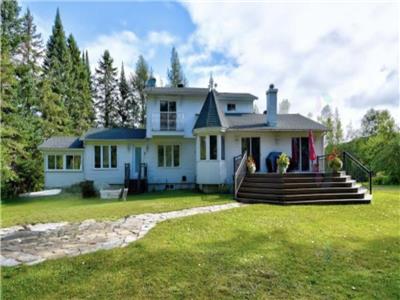 Le 710 / ** AVAILABLE FOR 2025 CHRISTMAS HOLIDAYS **