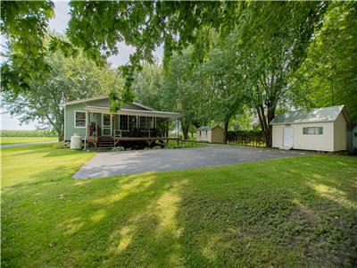 Chalet Bonheur Partagé avec spa à Pierreville