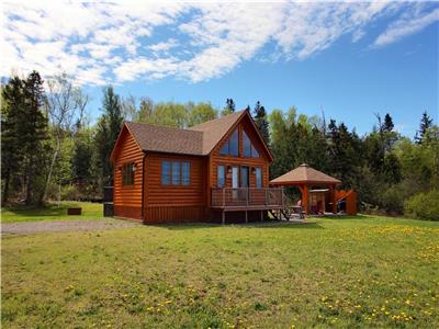 Chalet à l'embouchure de la rivière - Bonaventure, Gaspésie