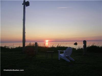 Le Bonaparte, tout quip, ct fleuve et couchers de soleil