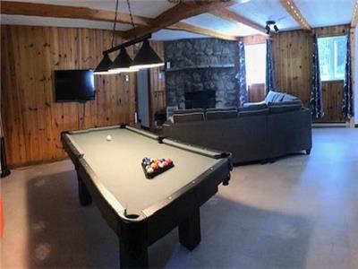 Chalet #1130 - hot tub and pool table