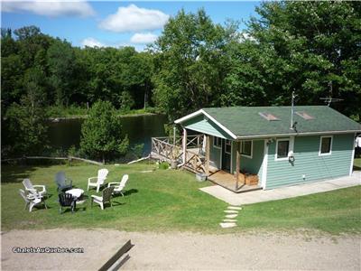 Chalet coquet parmi la faune et les chutes pour un sjour des plus paisible **CITQ 265101**
